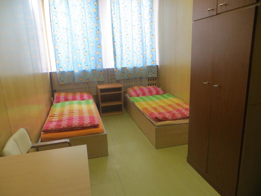 Hostel Monty Říčany Esterno foto