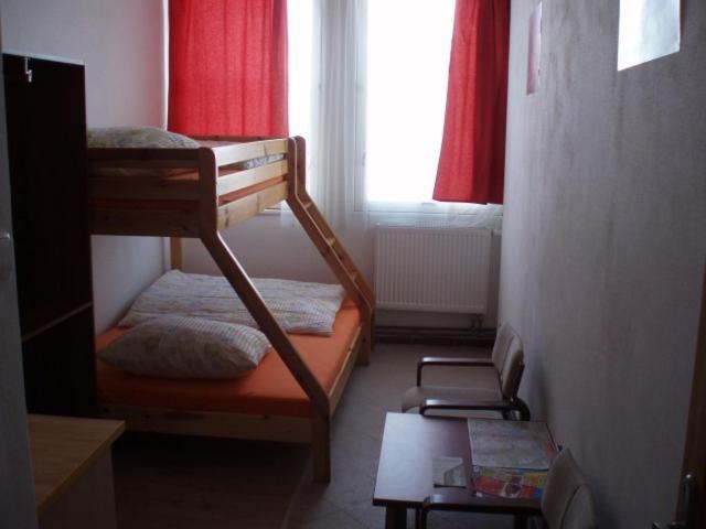 Hostel Monty Říčany Esterno foto